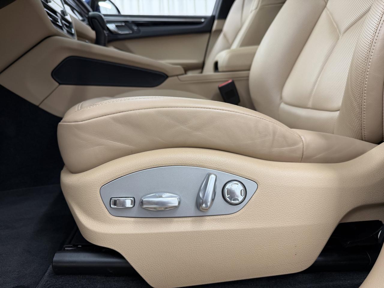 2025 Porsche Macan Newark DE