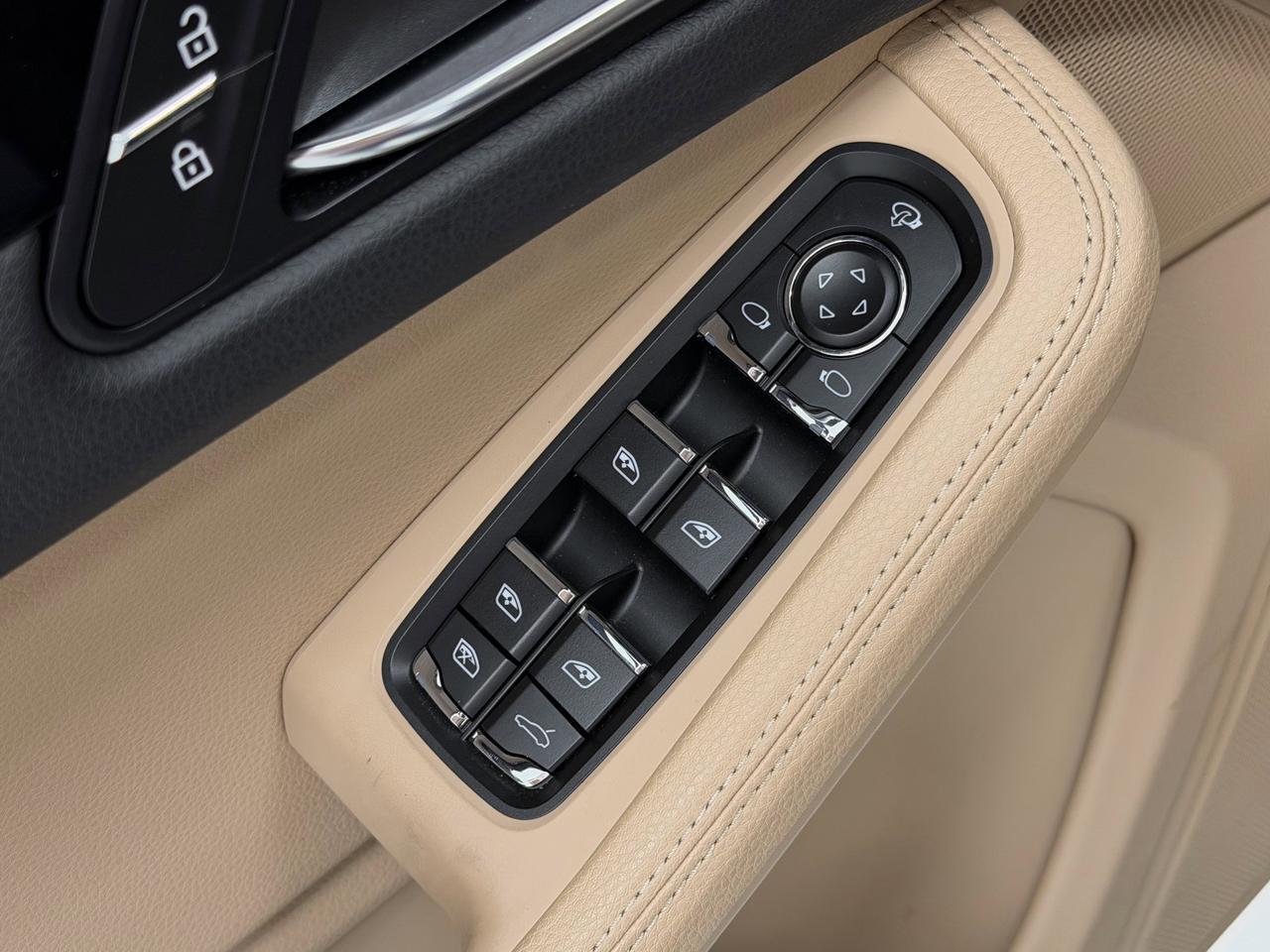 2025 Porsche Macan Newark DE