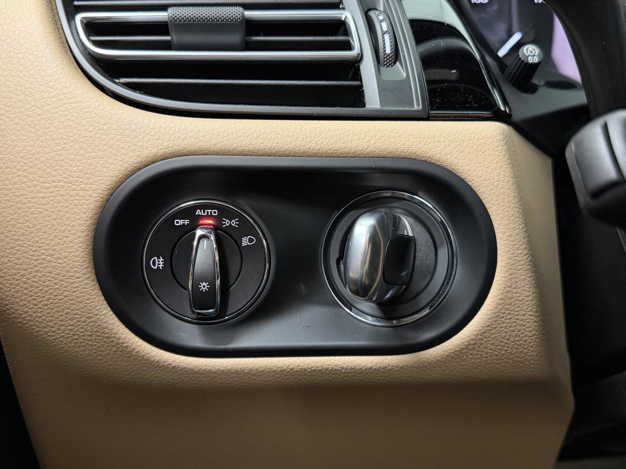 2025 Porsche Macan Newark DE