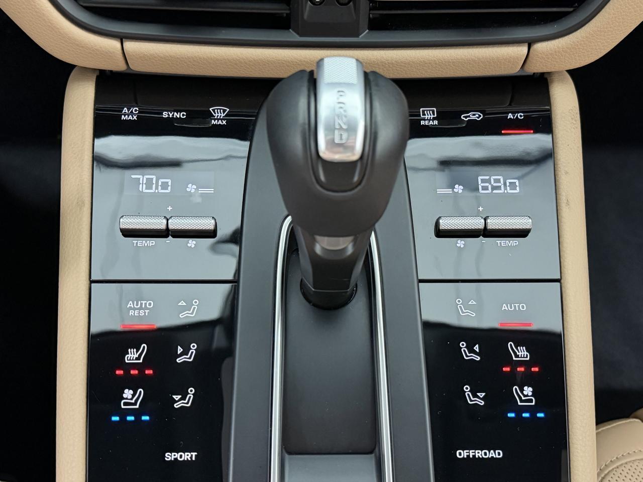 2025 Porsche Macan Newark DE