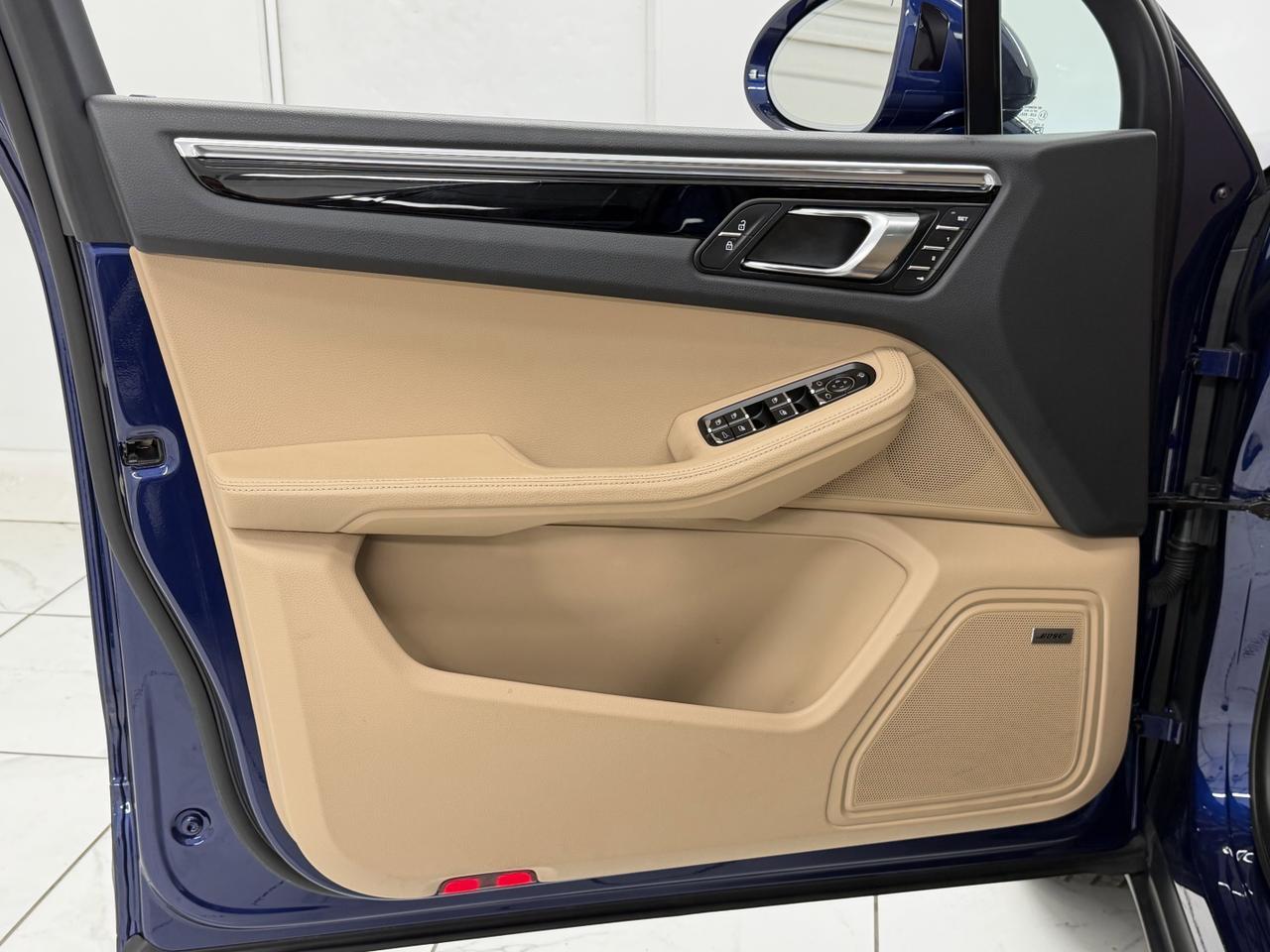 2025 Porsche Macan Newark DE