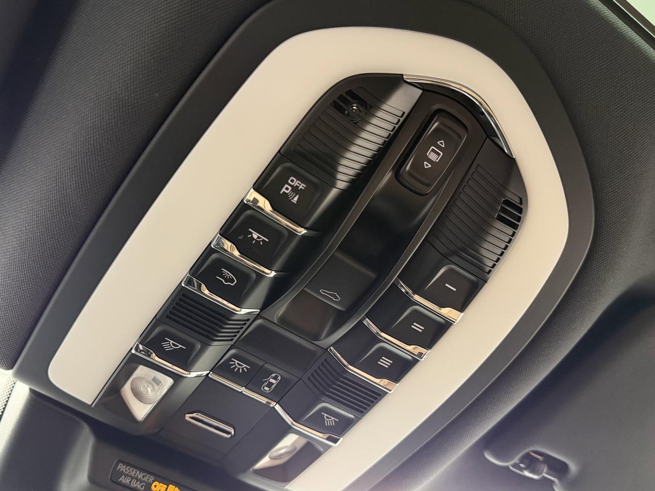 2025 Porsche Macan Newark DE