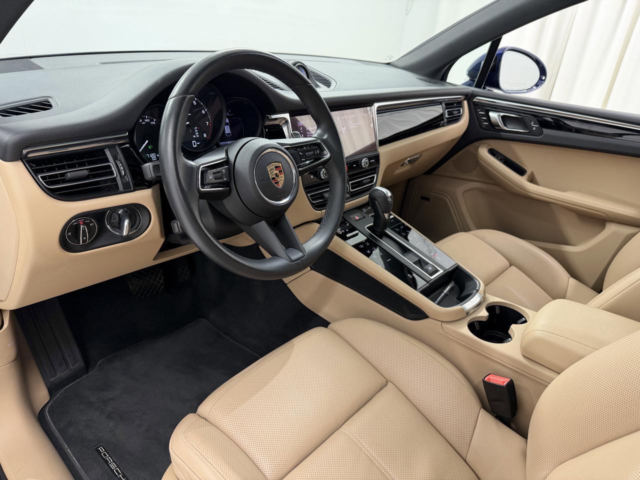 2025 Porsche Macan Newark DE