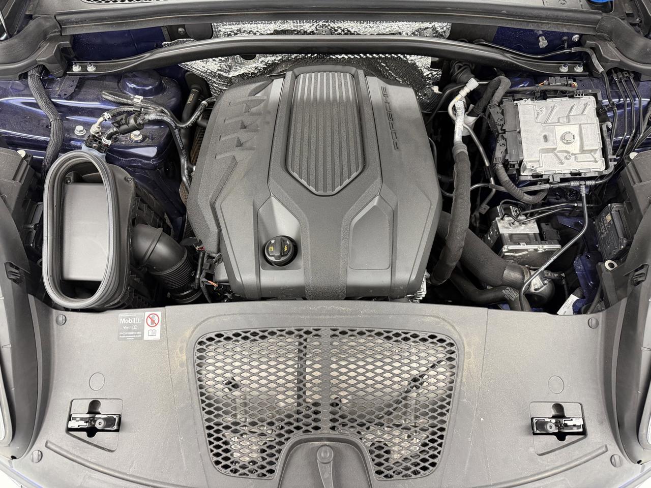 2025 Porsche Macan Newark DE