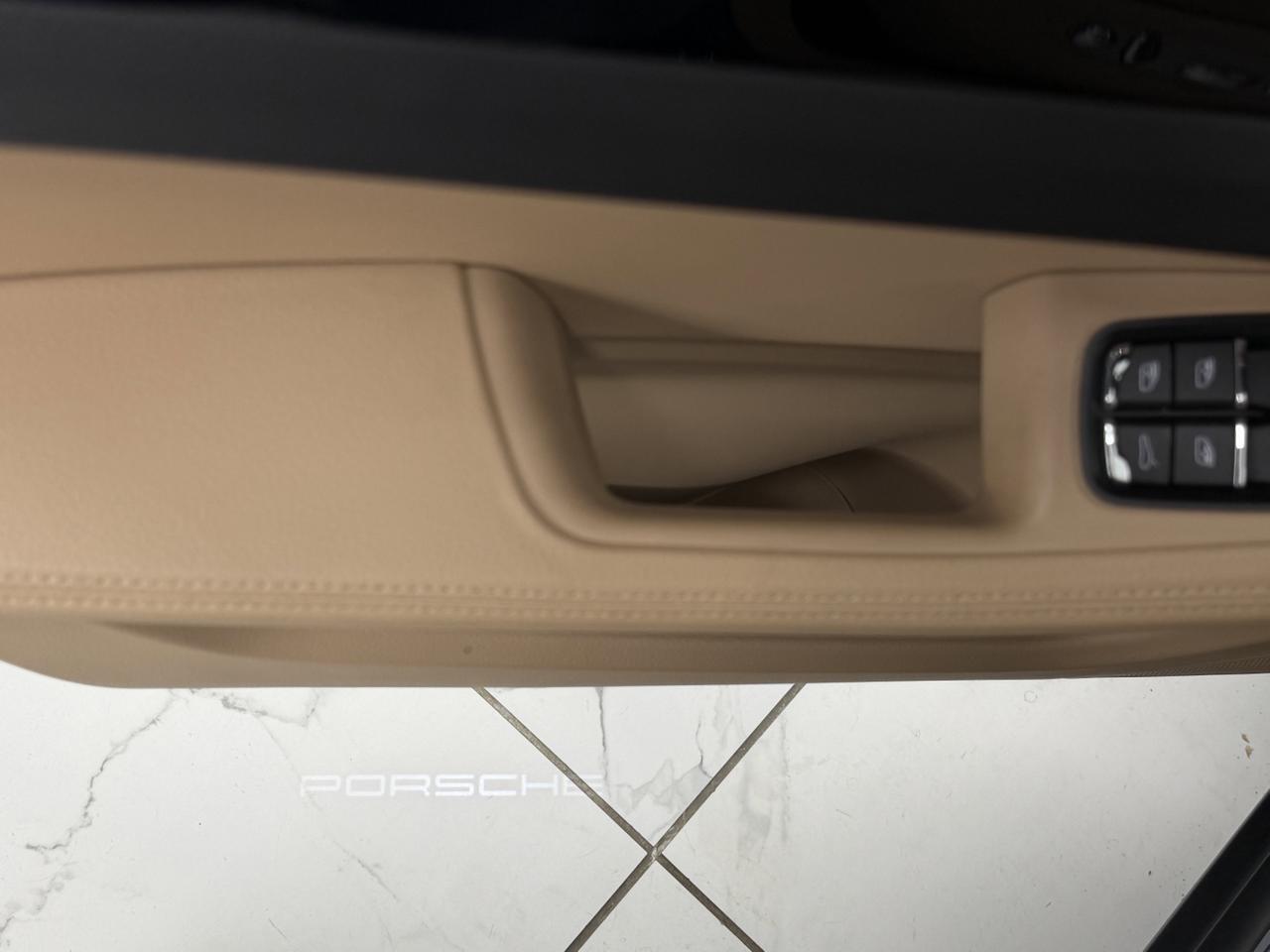 2025 Porsche Macan Newark DE