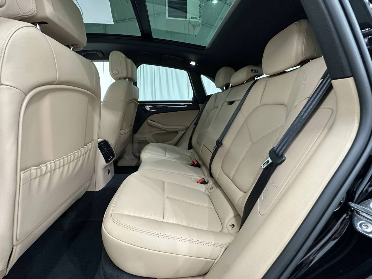 2025 Porsche Macan Newark DE