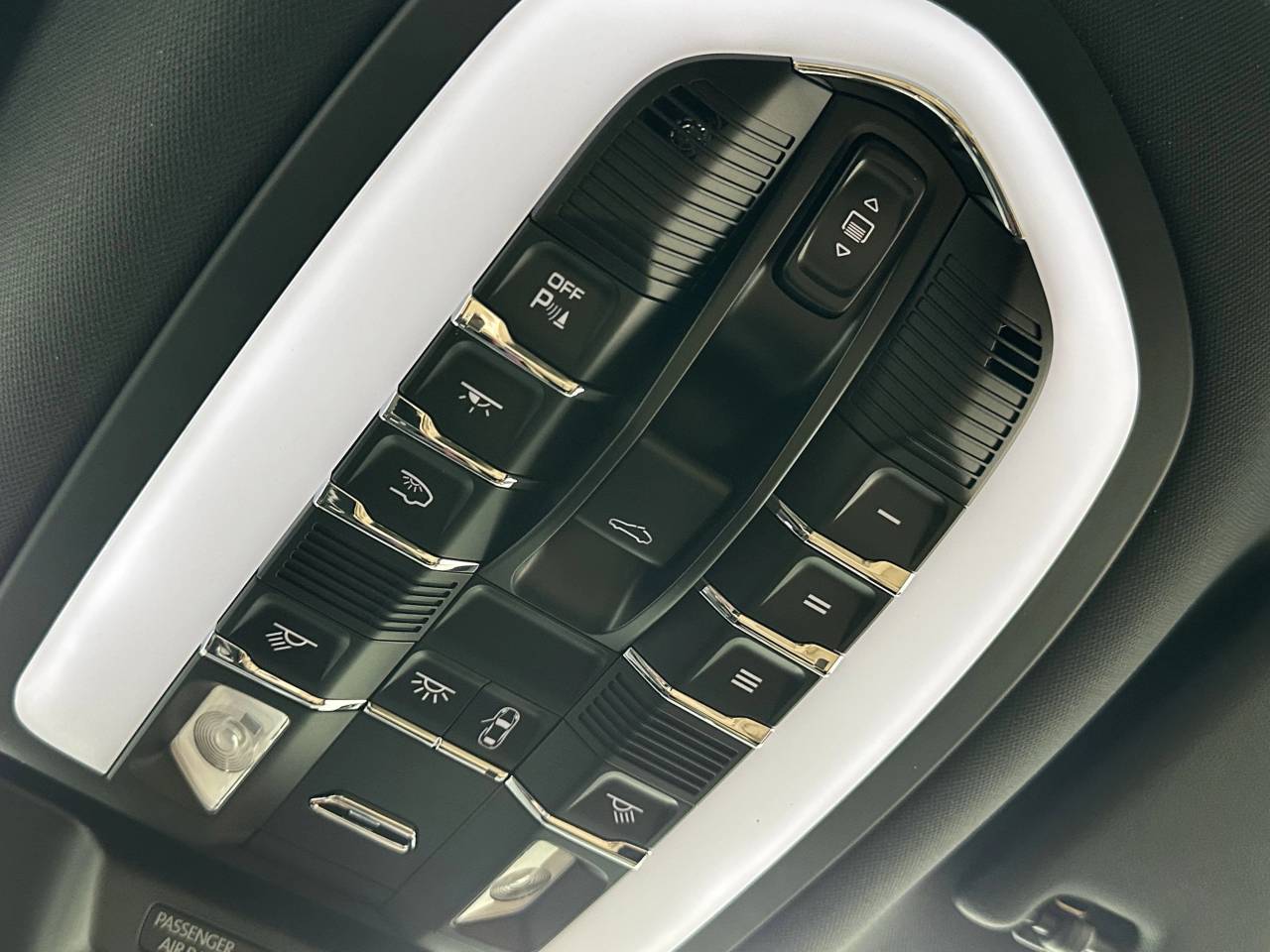 2025 Porsche Macan Newark DE