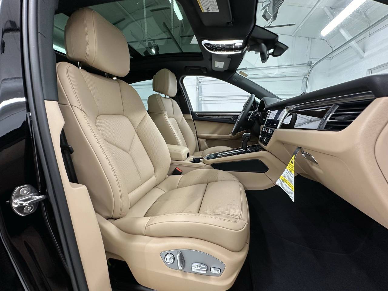 2025 Porsche Macan Newark DE