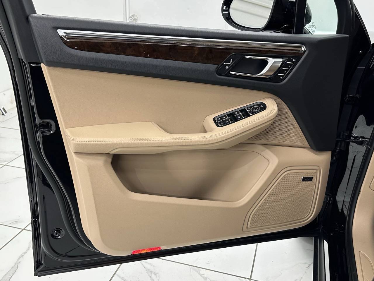 2025 Porsche Macan Newark DE