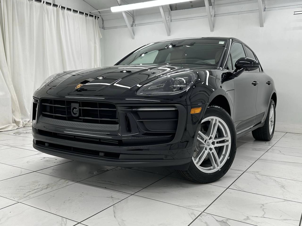2025 Porsche Macan Newark DE