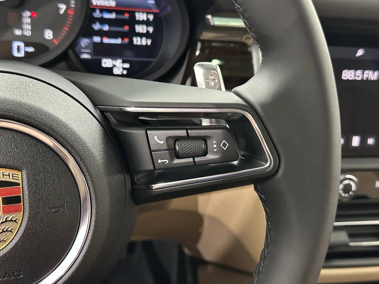 2025 Porsche Macan Newark DE