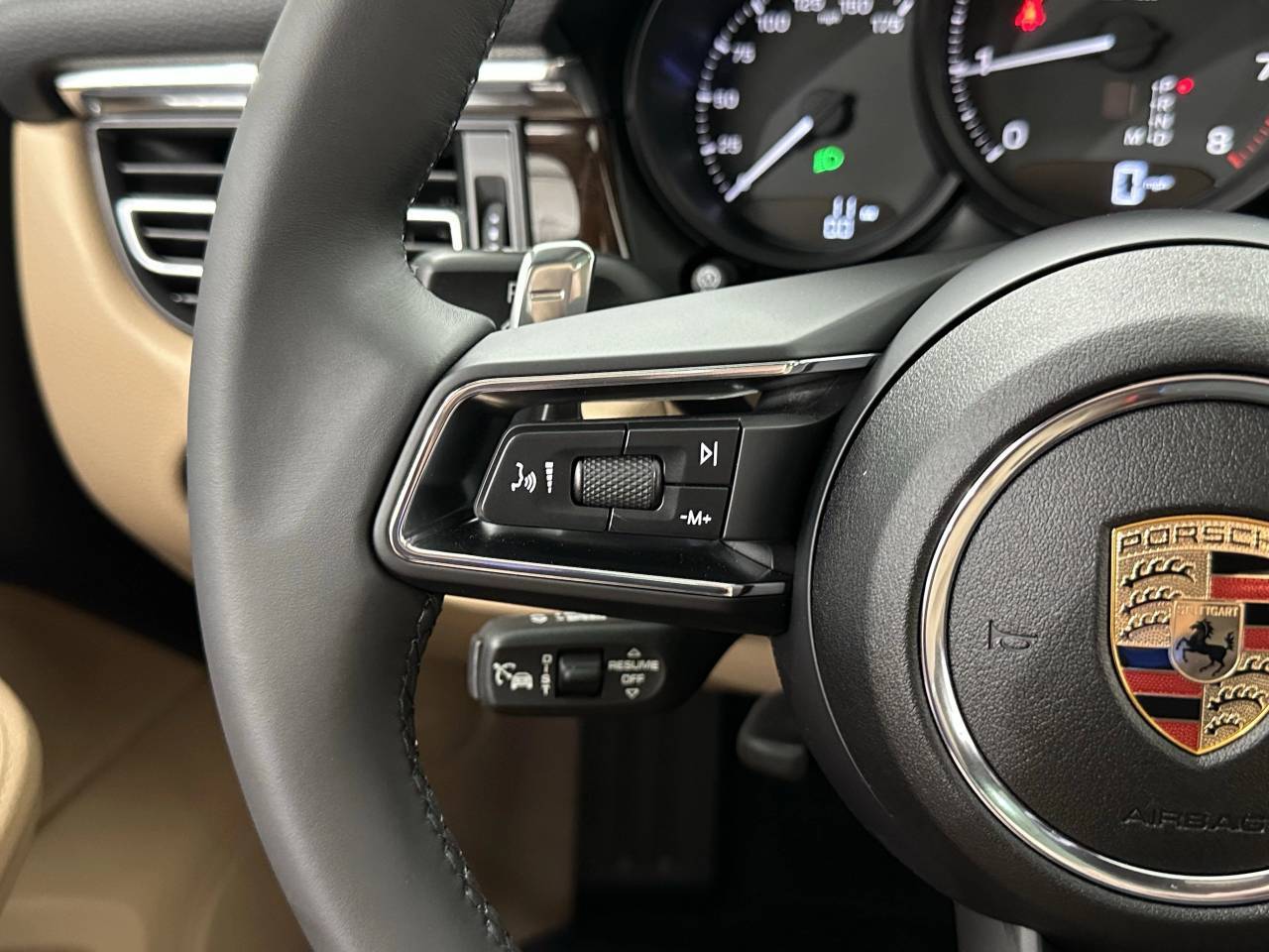 2025 Porsche Macan Newark DE