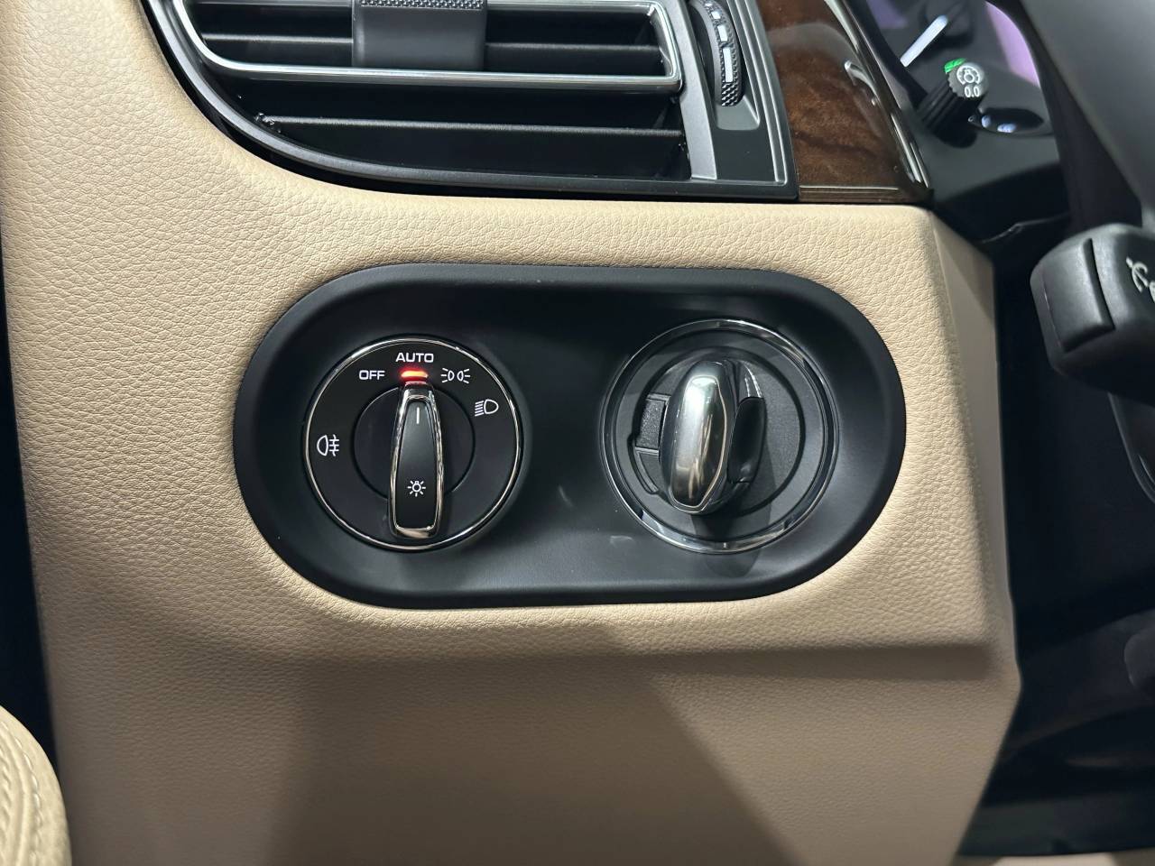 2025 Porsche Macan Newark DE