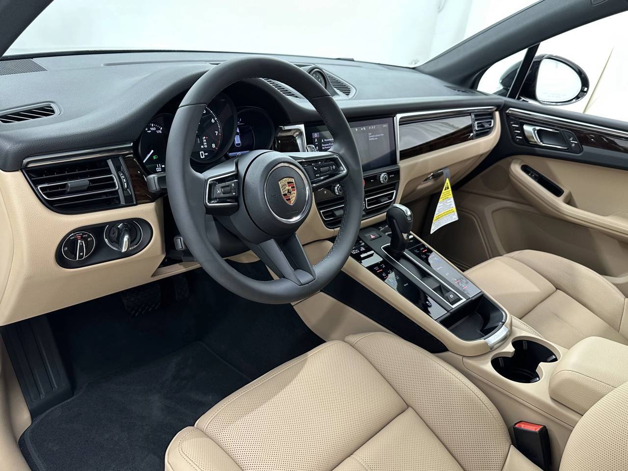 2025 Porsche Macan Newark DE