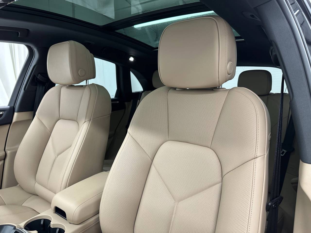2025 Porsche Macan Newark DE