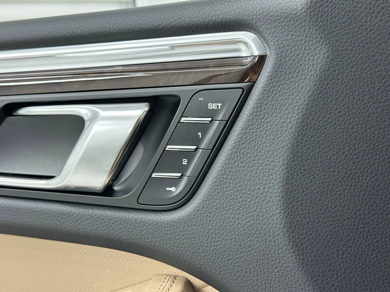 2025 Porsche Macan Newark DE