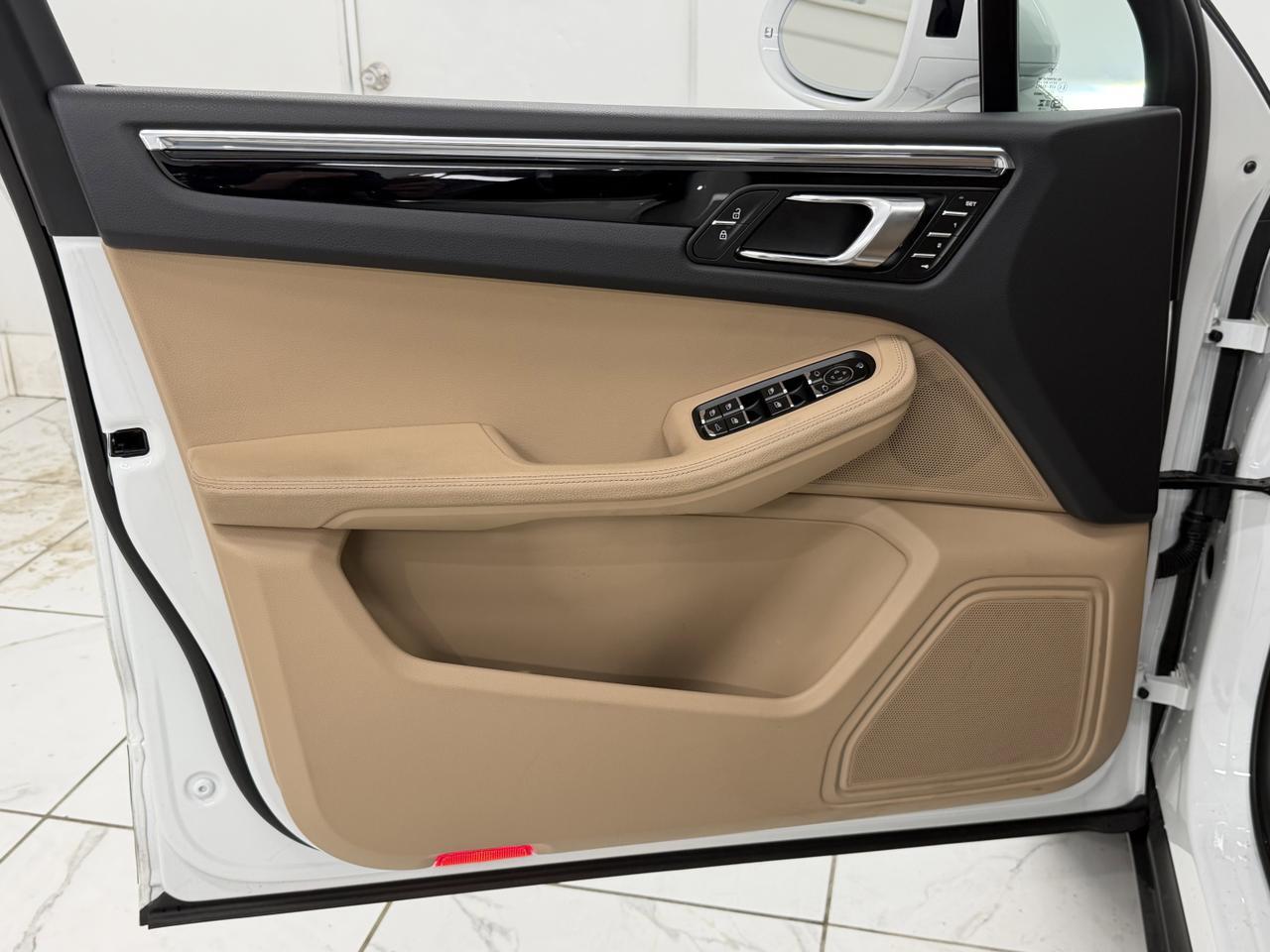 2025 Porsche Macan Newark DE