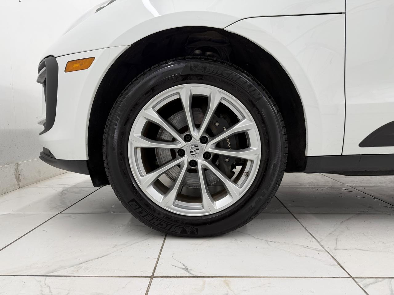 2025 Porsche Macan Newark DE
