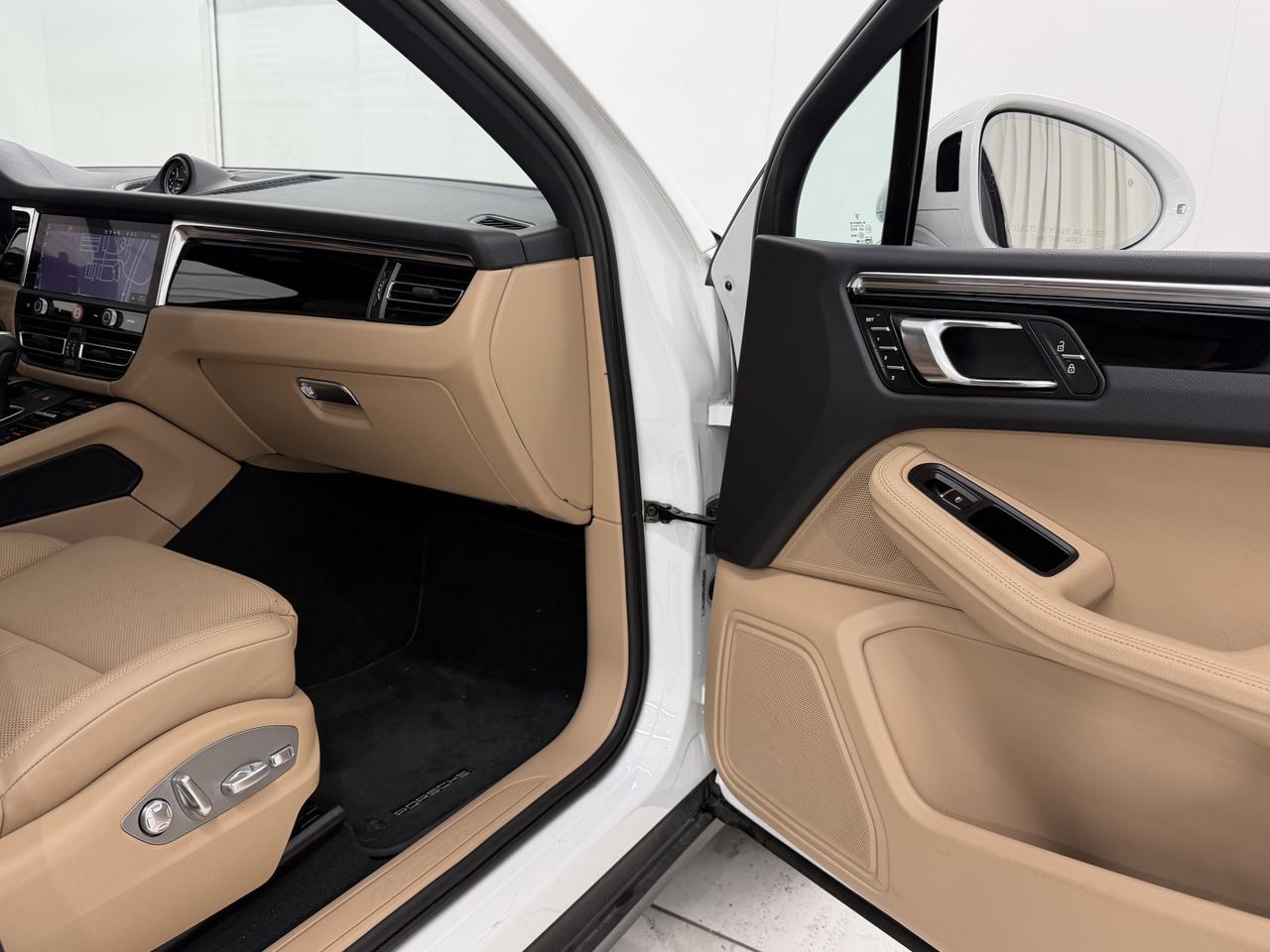 2025 Porsche Macan Newark DE