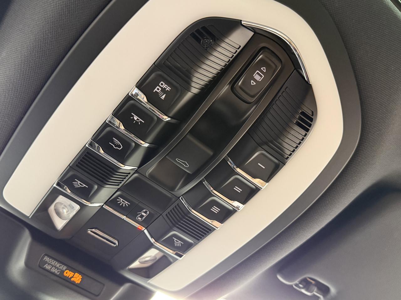 2025 Porsche Macan Newark DE