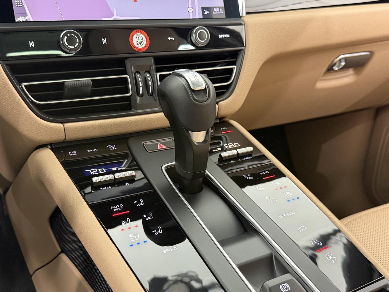 2025 Porsche Macan Newark DE