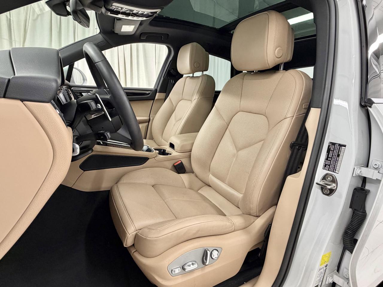 2025 Porsche Macan Newark DE