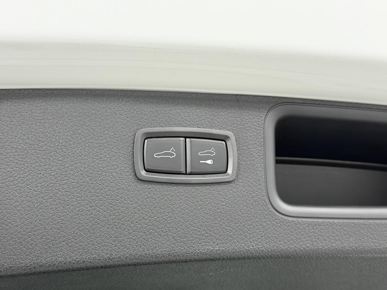 2025 Porsche Macan Newark DE