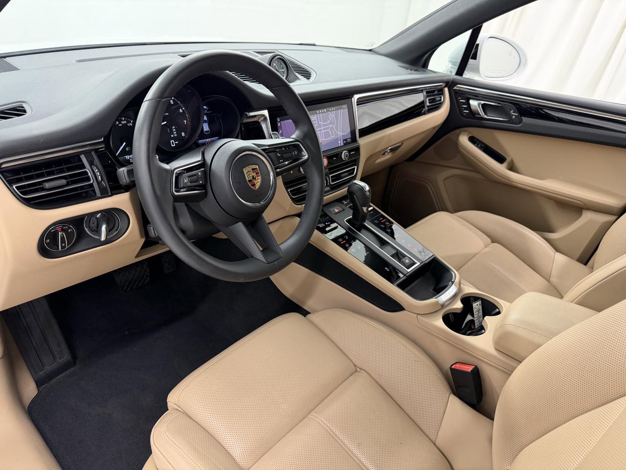 2025 Porsche Macan Newark DE