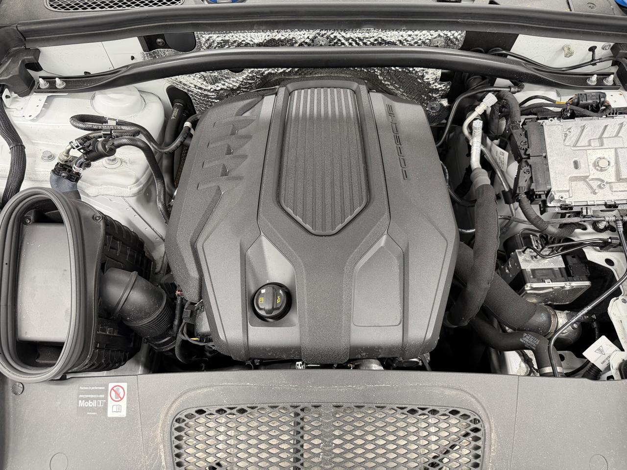2025 Porsche Macan Newark DE