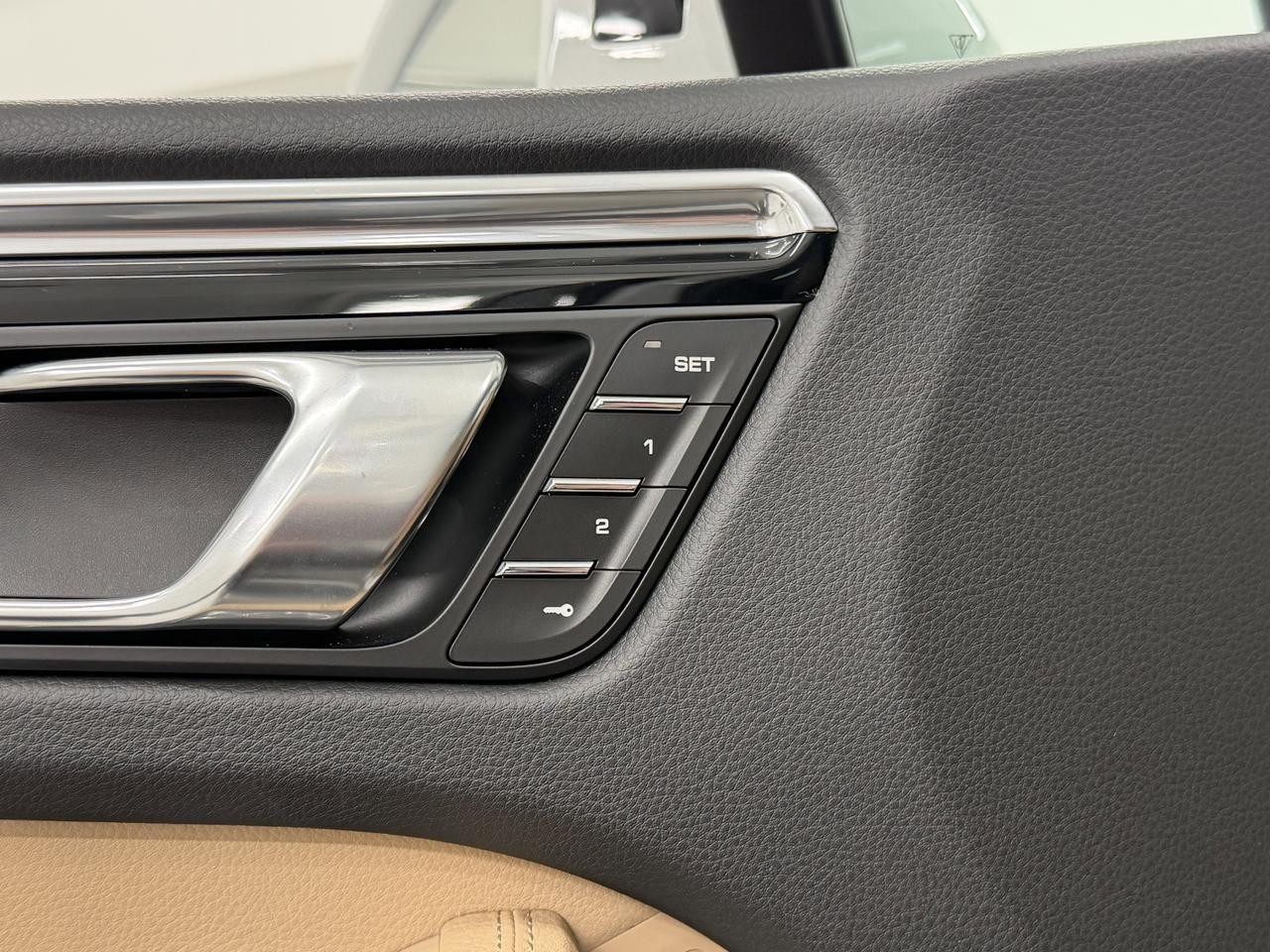 2025 Porsche Macan Newark DE