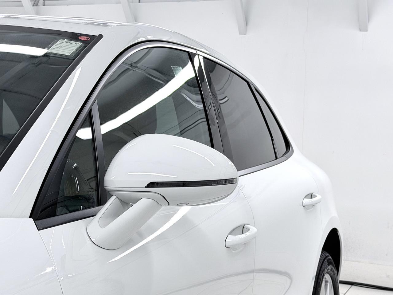 2025 Porsche Macan Newark DE