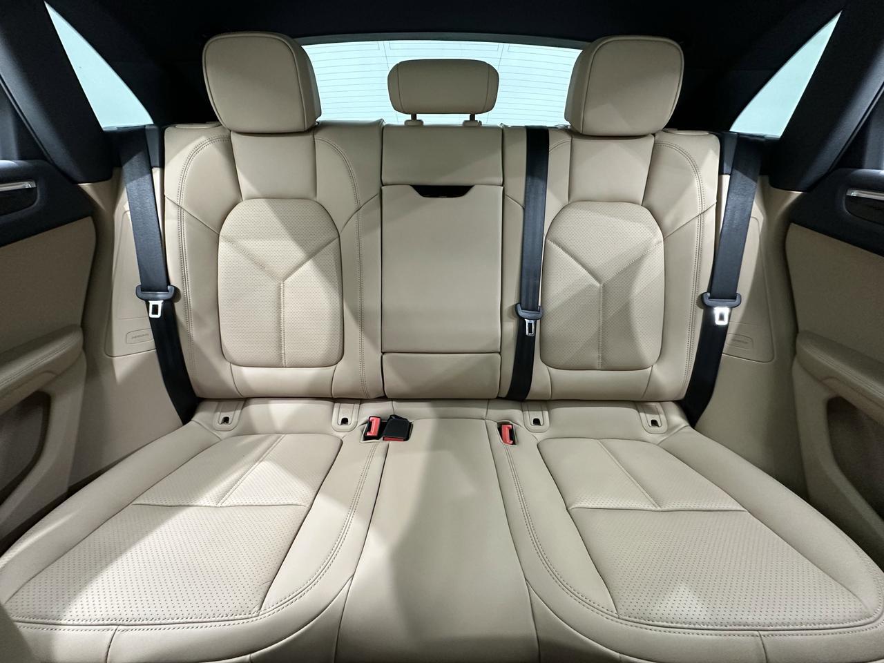 2025 Porsche Macan Newark DE