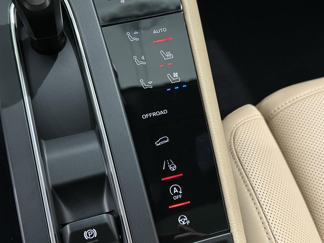 2025 Porsche Macan Newark DE