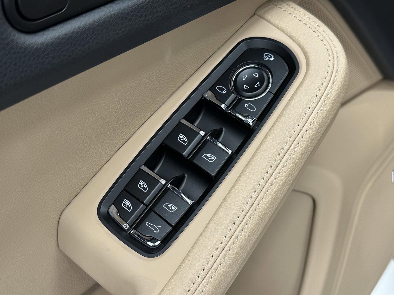 2025 Porsche Macan Newark DE