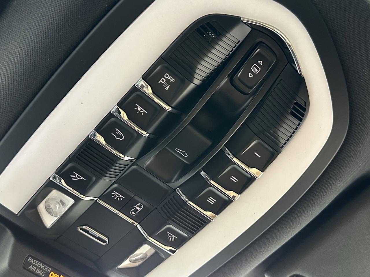 2025 Porsche Macan Newark DE