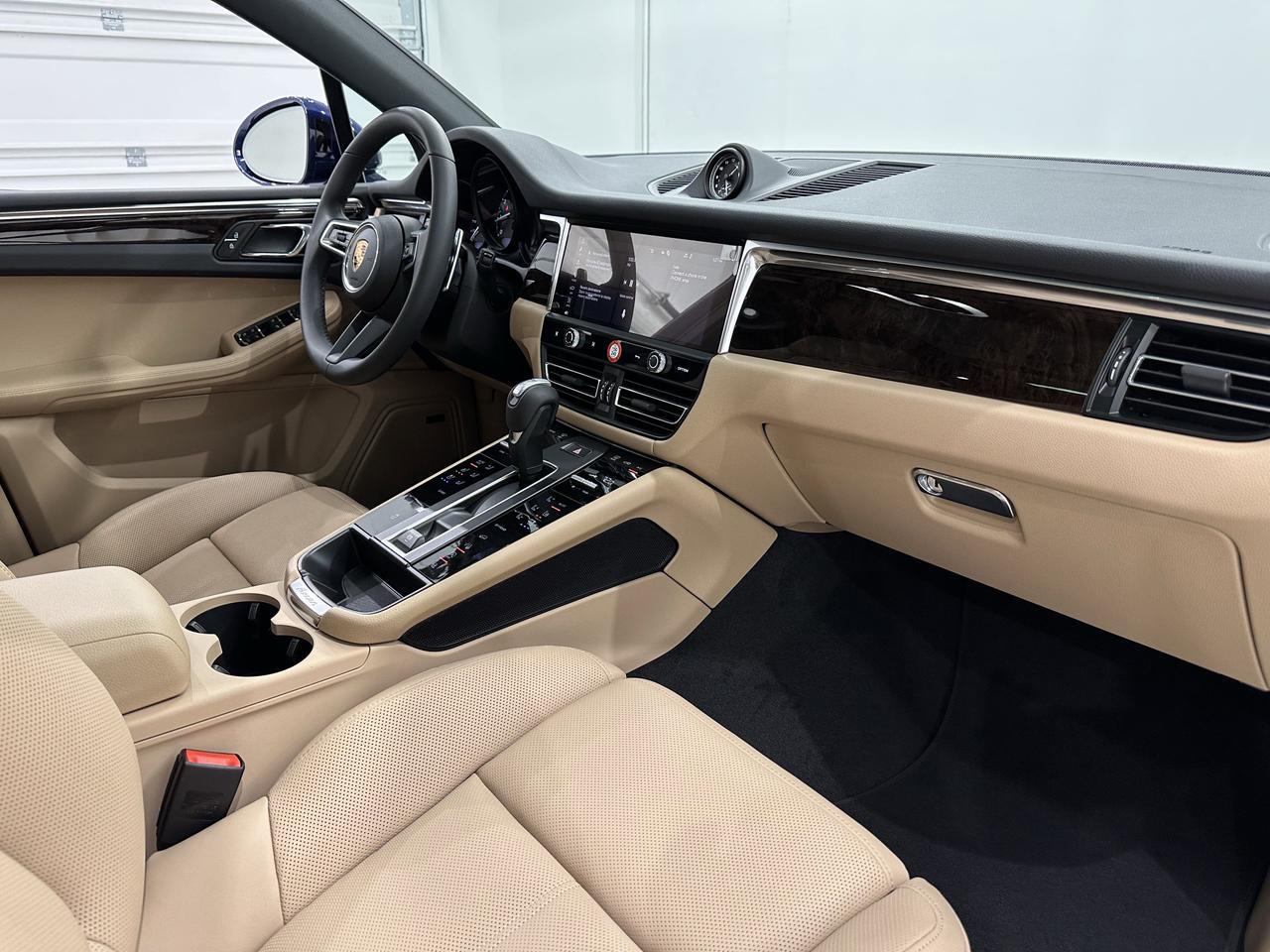 2025 Porsche Macan Newark DE