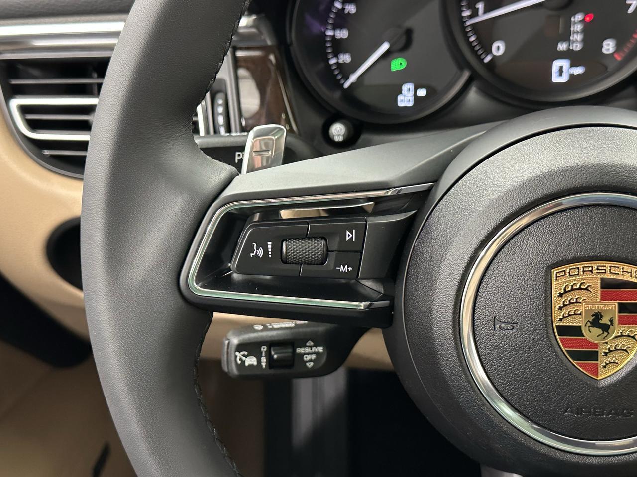 2025 Porsche Macan Newark DE