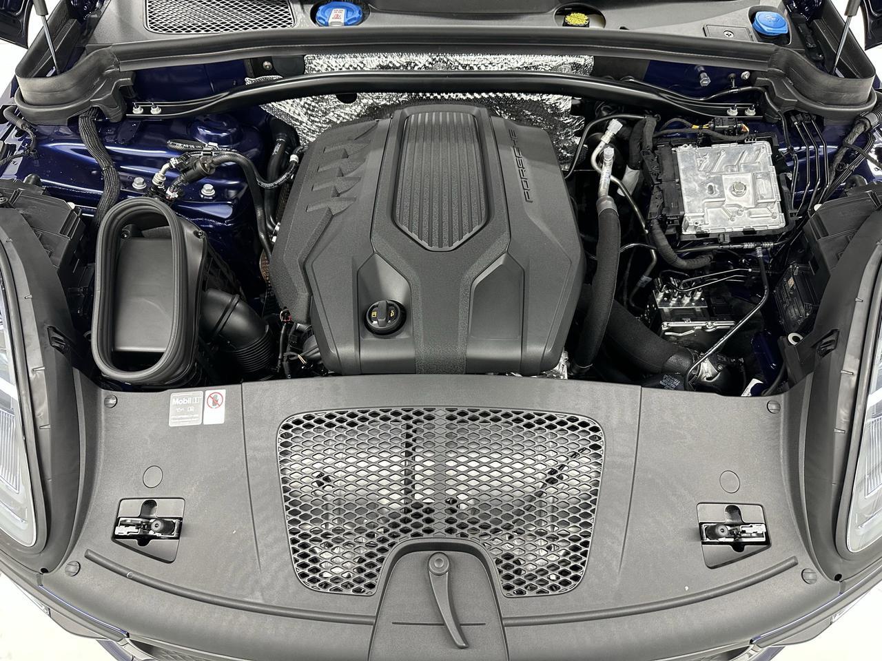 2025 Porsche Macan Newark DE