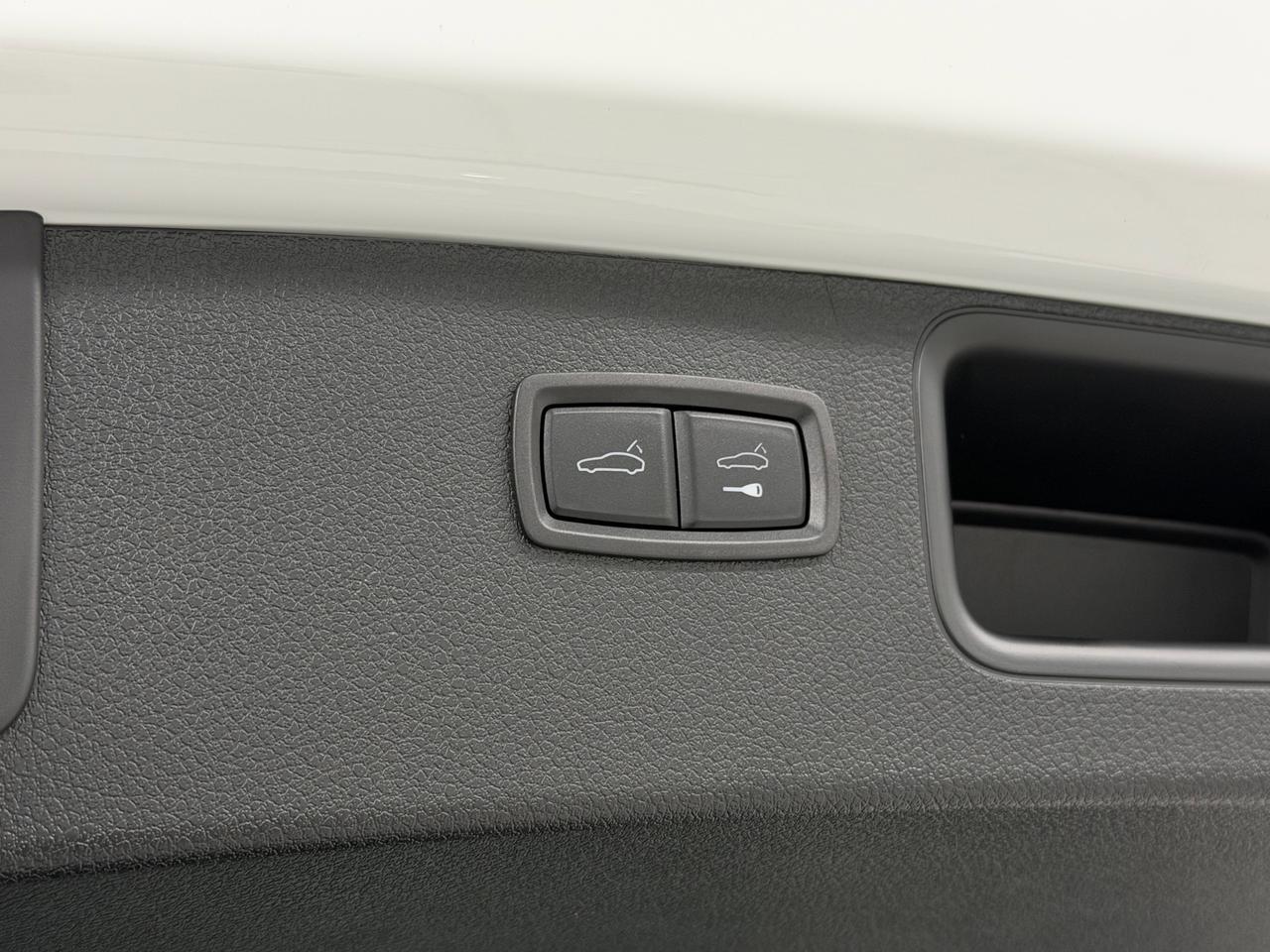 2025 Porsche Macan Newark DE