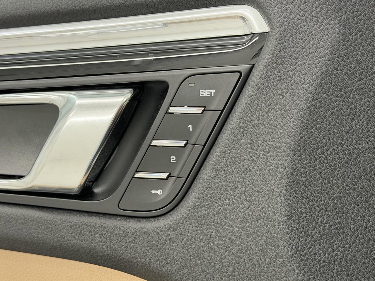 2025 Porsche Macan Newark DE