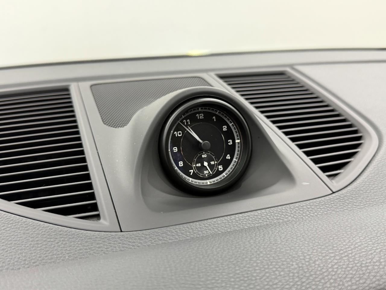 2025 Porsche Macan Newark DE