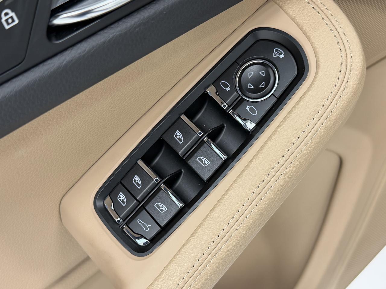 2025 Porsche Macan Newark DE