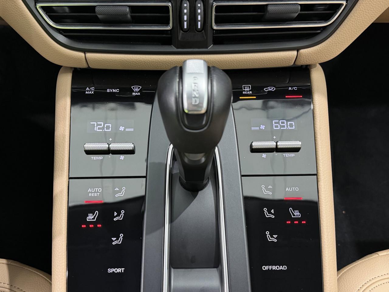 2025 Porsche Macan Newark DE