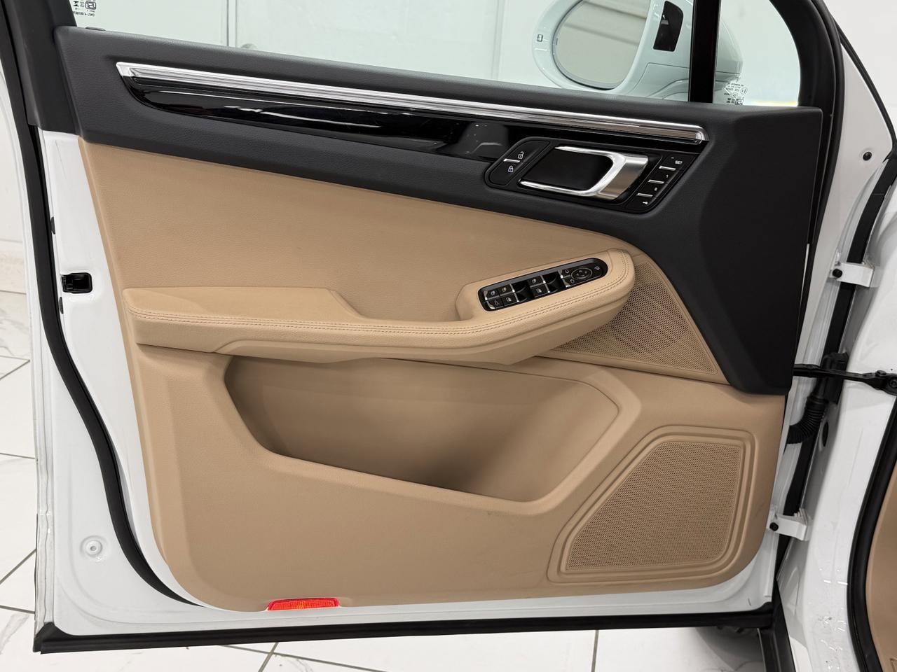 2025 Porsche Macan Newark DE