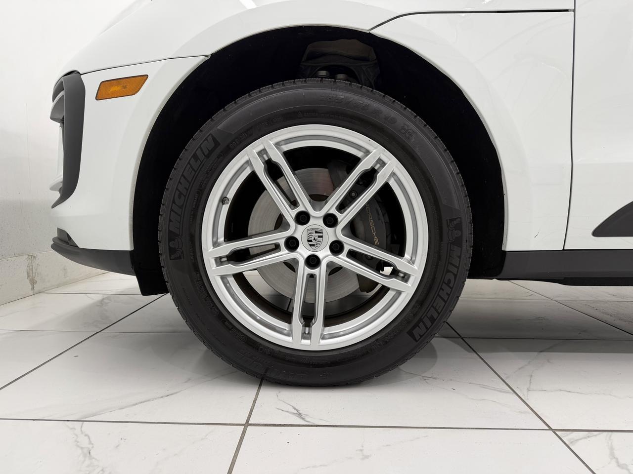 2025 Porsche Macan Newark DE