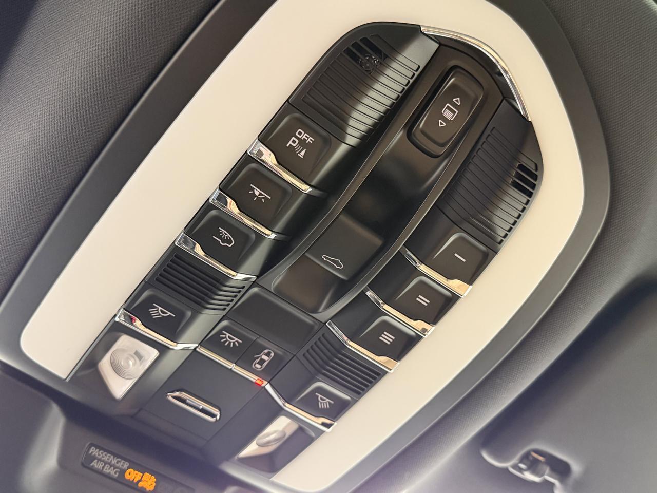 2025 Porsche Macan Newark DE