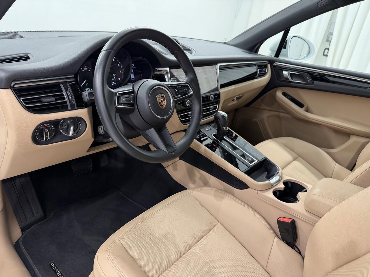 2025 Porsche Macan Newark DE