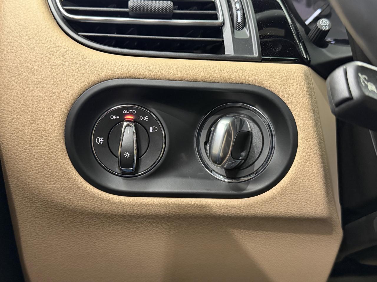 2025 Porsche Macan Newark DE