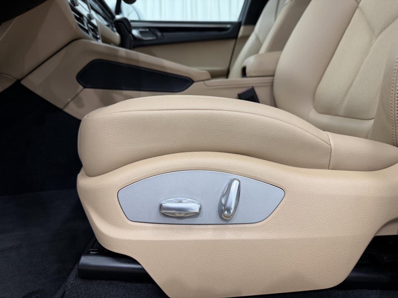 2025 Porsche Macan Newark DE