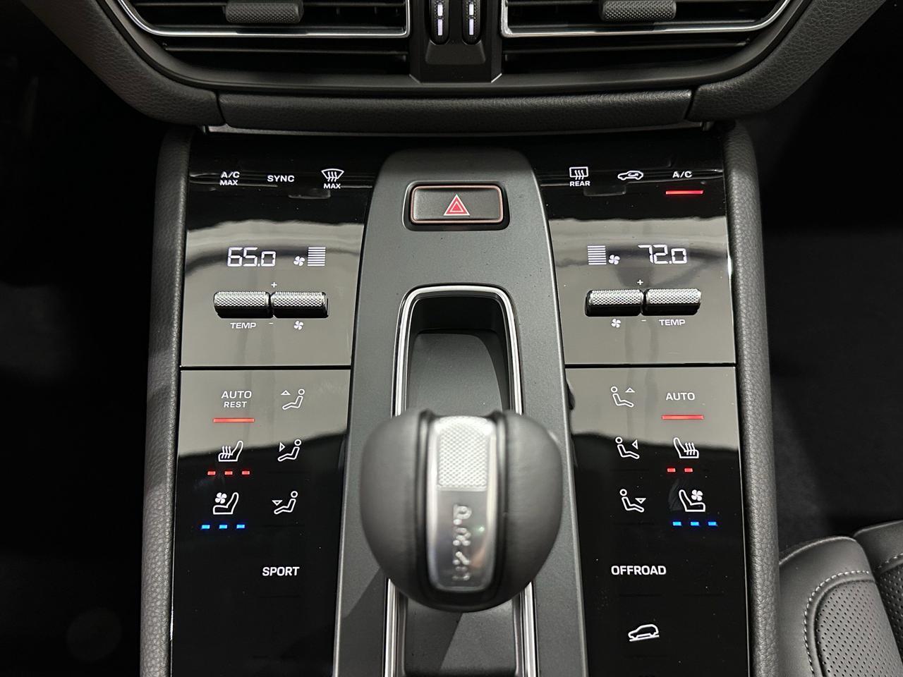 2025 Porsche Macan Newark DE